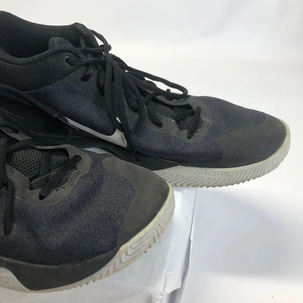 Nike pair zoom